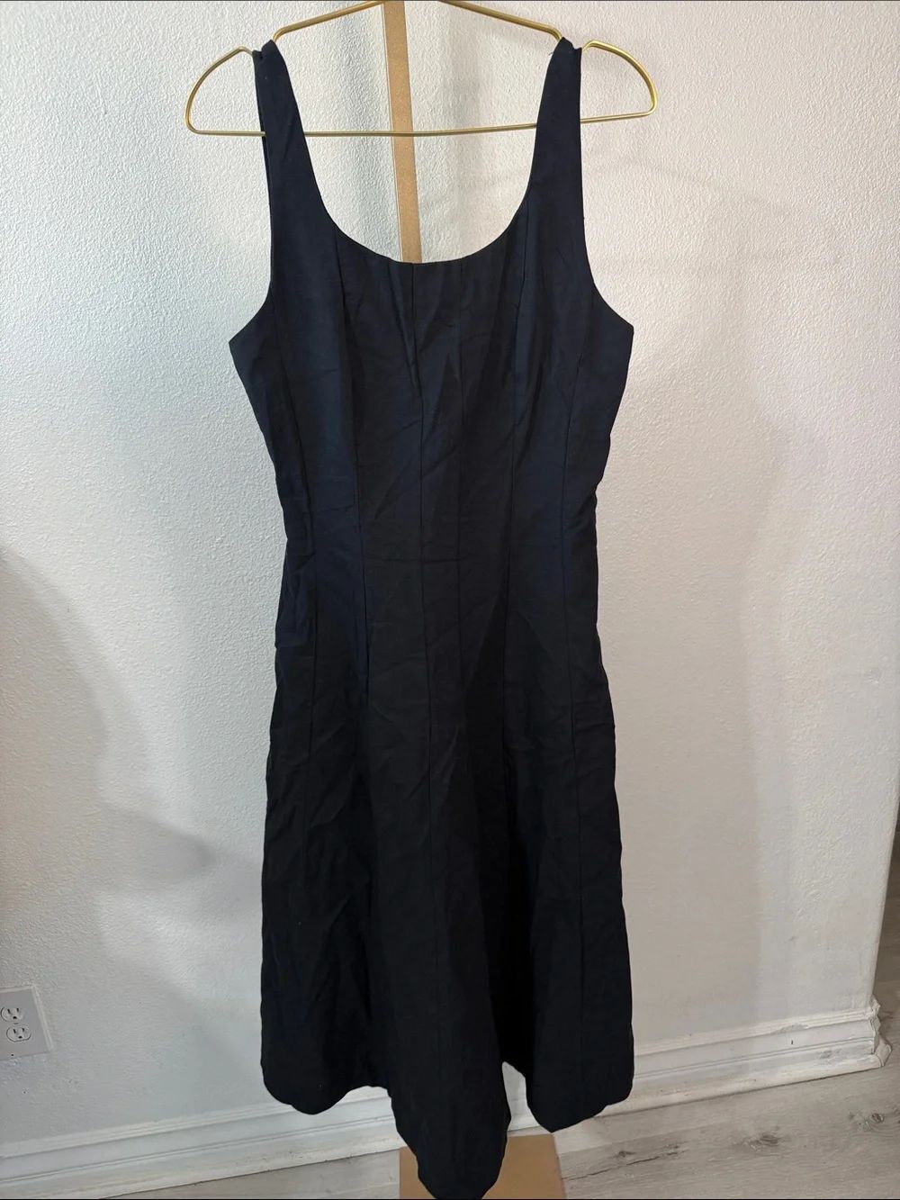 Women's Black Scoop Neck A-Line midi Dress- Size 4- NWT